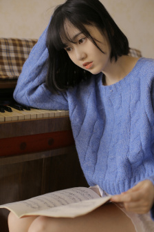 美女扒开粉嫩尿口的桶爽