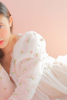 年轻女的老师2中字在线